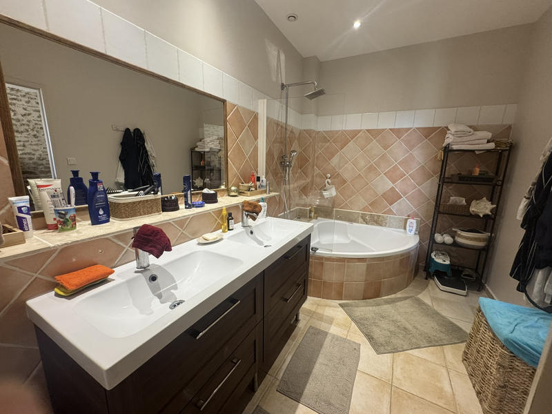 Mas - 425 m² - 14 pièces