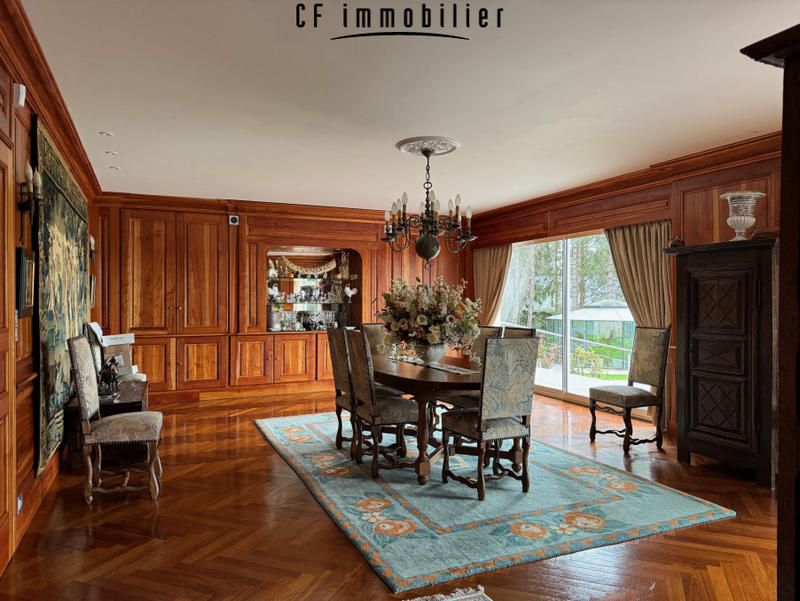 Maison - 455 m² - 9 pièces