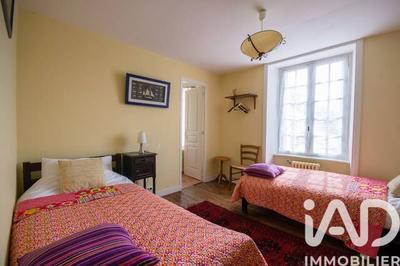 Maison - 234 m² - 11 pièces