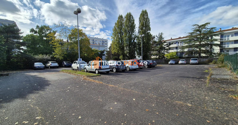 Bureau - 854 m² - 12 pièces