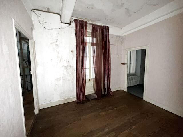 Maison de village - 270 m² - 8 pièces