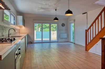 Maison - 254 m² - 12 pièces