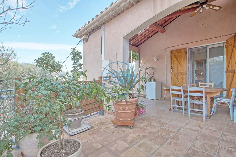 Maison - 93 m² - 5 pièces