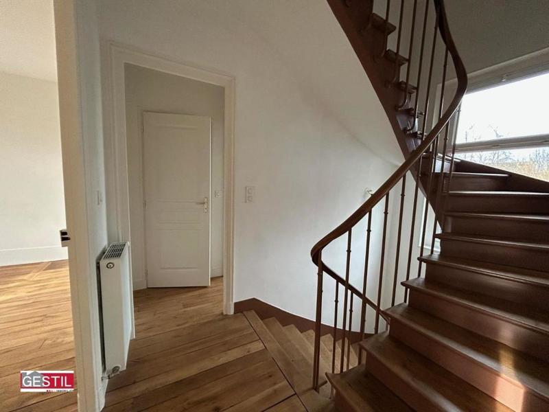 Maison - 92 m² - 5 pièces