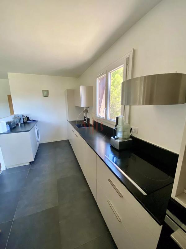 Appartement - 79 m² - 4 pièces