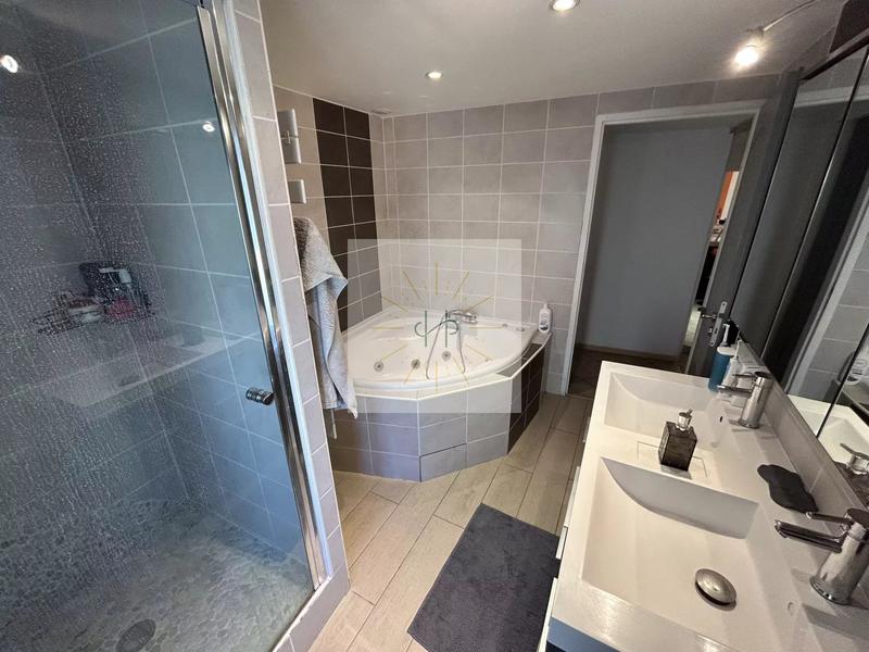 Maison - 88 m² - 3 pièces