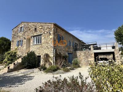 Mas - 244 m² - 8 pièces