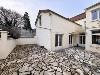 Maison - 240 m² - 7 pièces