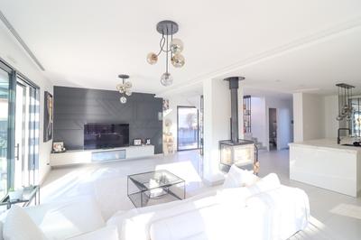 Maison - 187 m² - 4 pièces