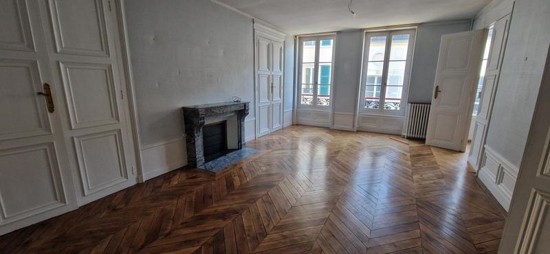 Maison - 340 m² - 6 pièces