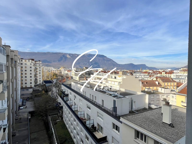 Appartement - 81 m² - 4 pièces