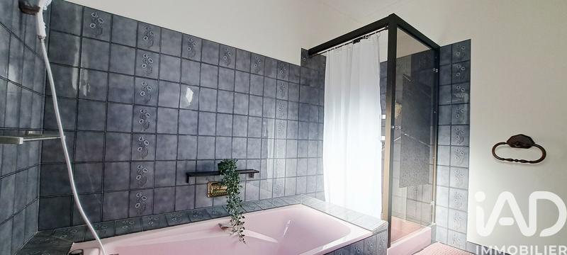 Maison - 229 m² - 7 pièces