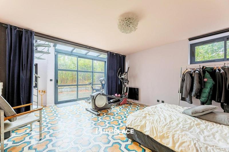 Maison - 350 m² - 10 pièces