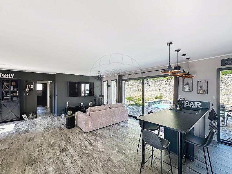 Maison - 105 m² - 4 pièces