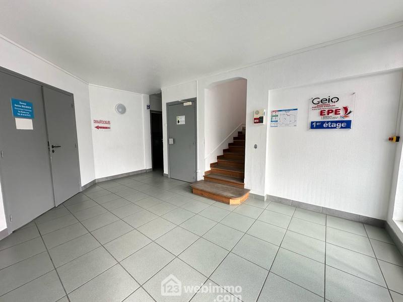 Bureau - 400 m² - 16 pièces