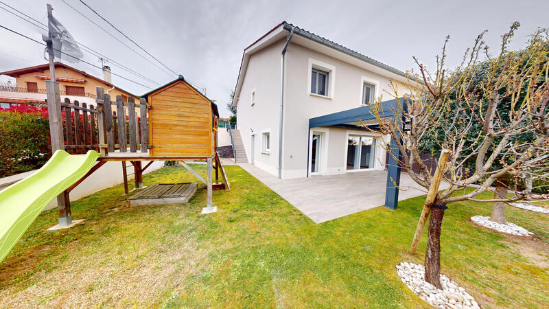 Maison - 103 m² - 4 pièces