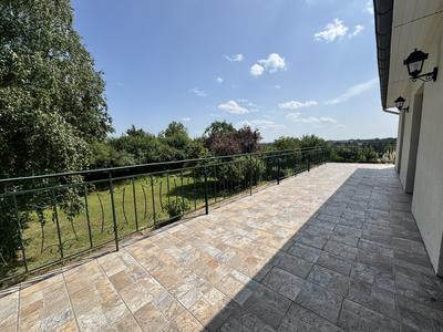 Maison traditionnelle - 147 m² - 5 pièces