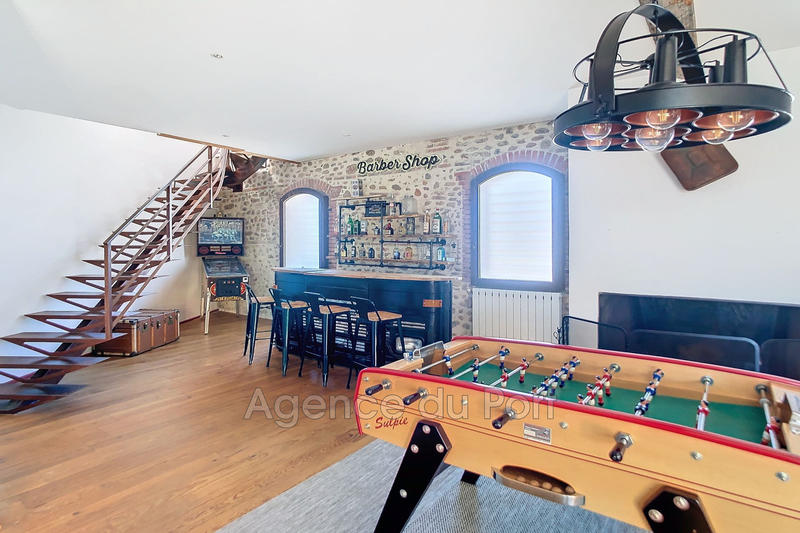 Villa - 260 m² - 6 pièces