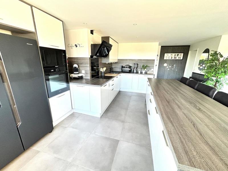 Appartement - 102 m² - 4 pièces