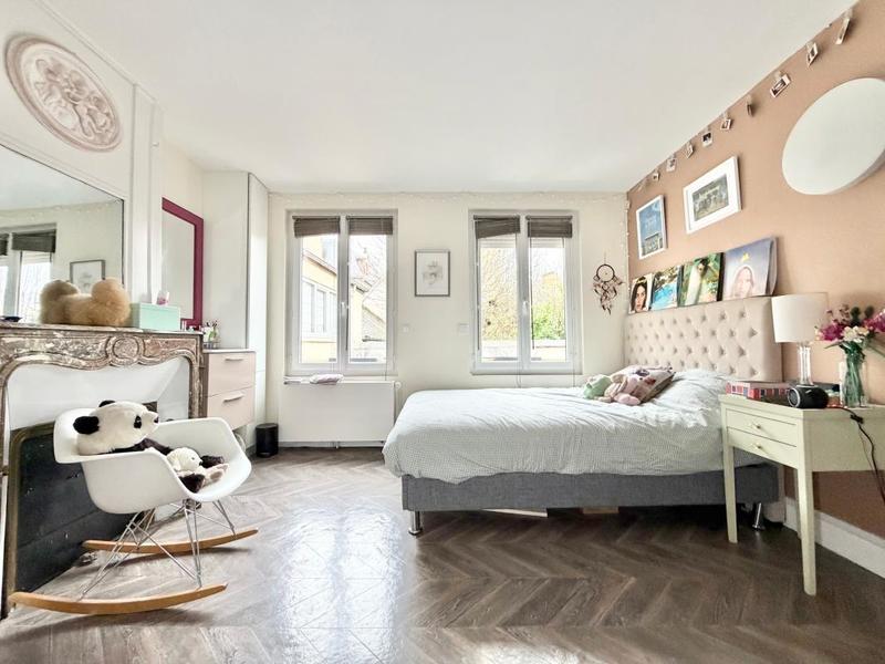 Maison de ville - 236 m² - 9 pièces