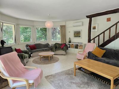 Demeure - 191 m² - 10 pièces