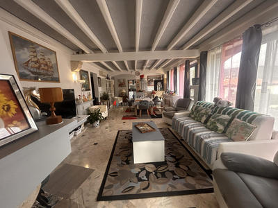 Villa - 200 m² - 5 pièces