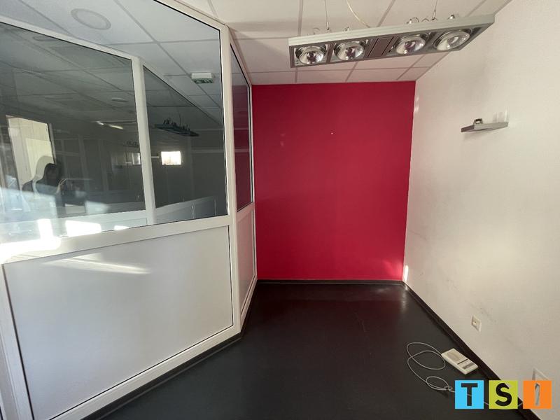Local d'activités - 200 m² - 4 pièces