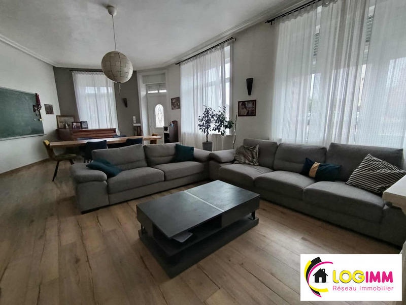 Maison - 203 m² - 10 pièces