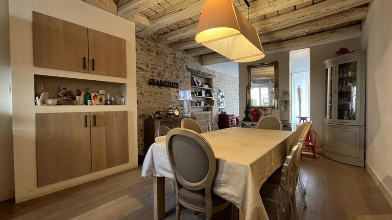 Maison - 187 m² - 6 pièces