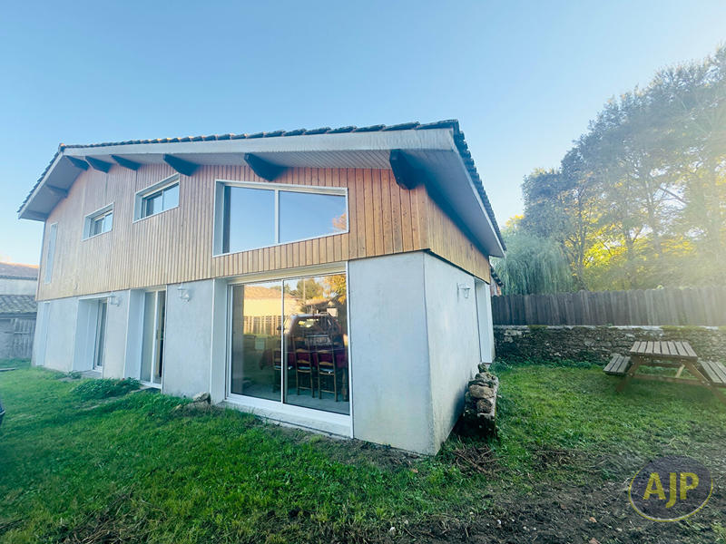 Maison - 110 m² - 7 pièces