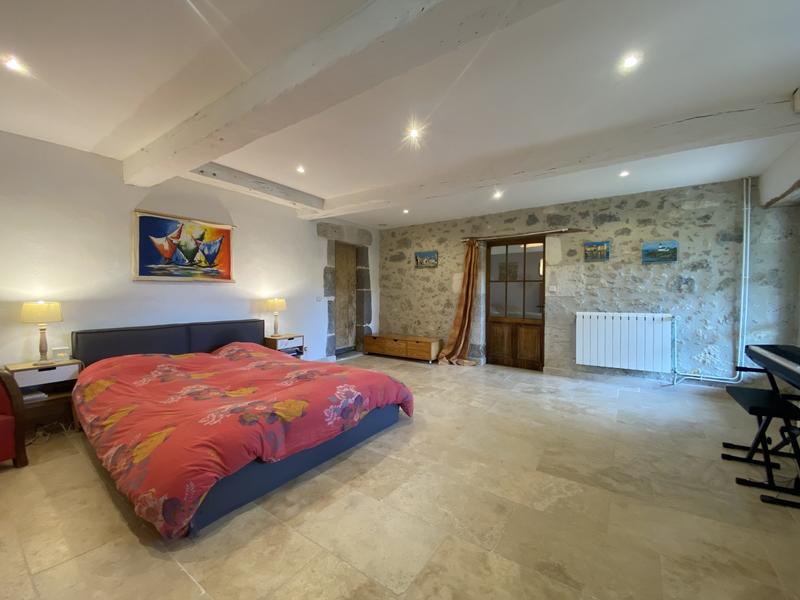 Maison - 520 m² - 18 pièces