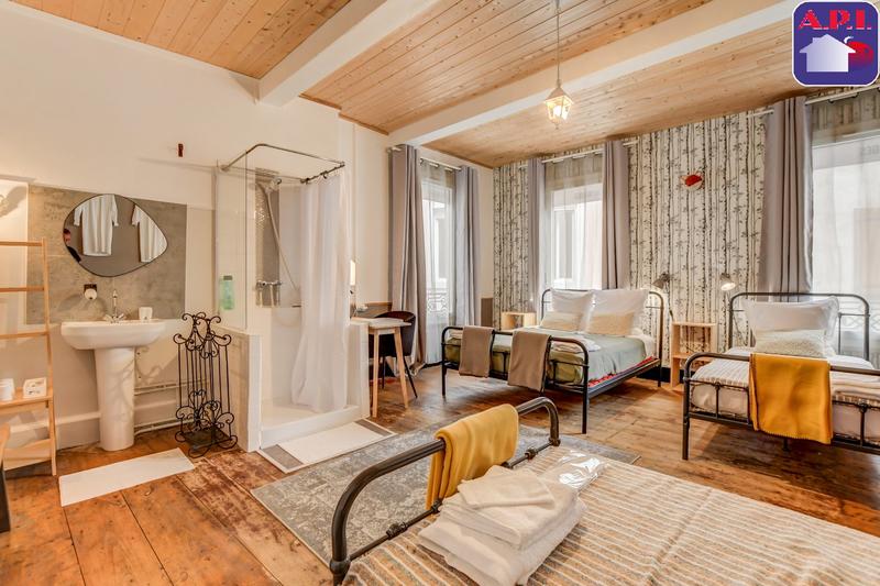 Maison - 433 m² - 14 pièces