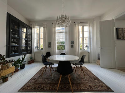 Maison - 293 m² - 10 pièces