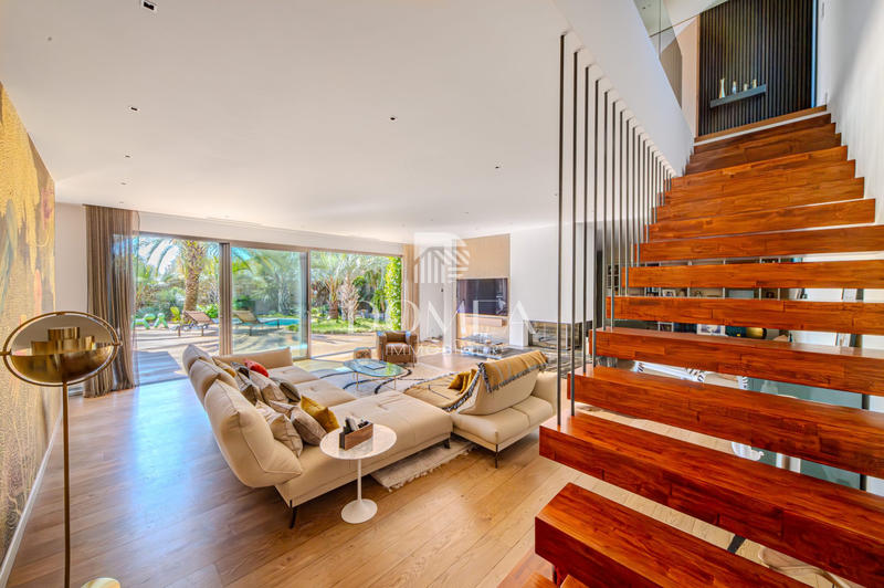 Villa - 288 m² - 6 pièces