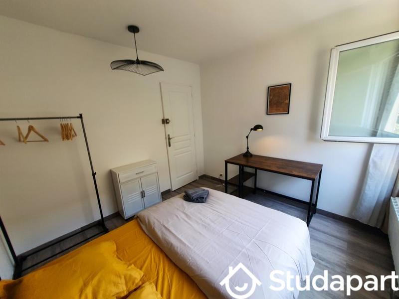 Chambre - 11 m² - 1 pièce