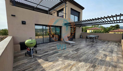 Maison - 255 m² - 7 pièces