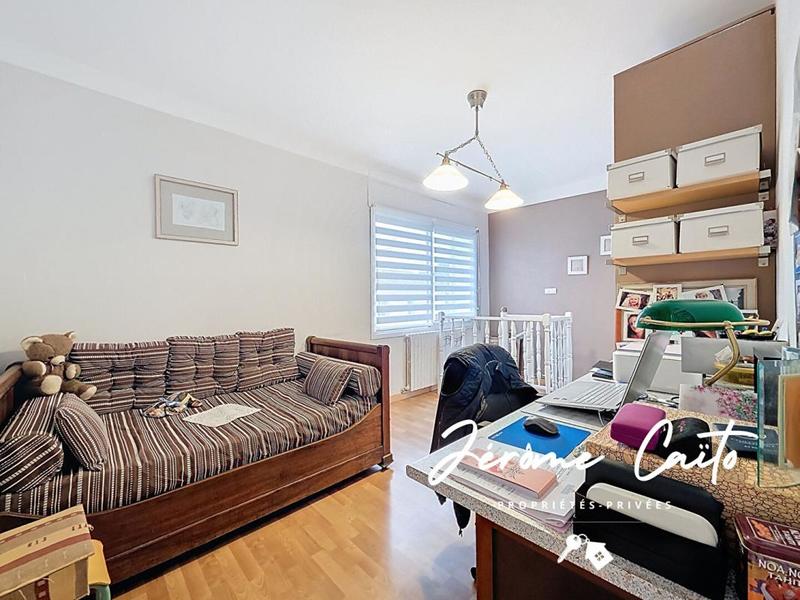 Maison - 162 m² - 7 pièces