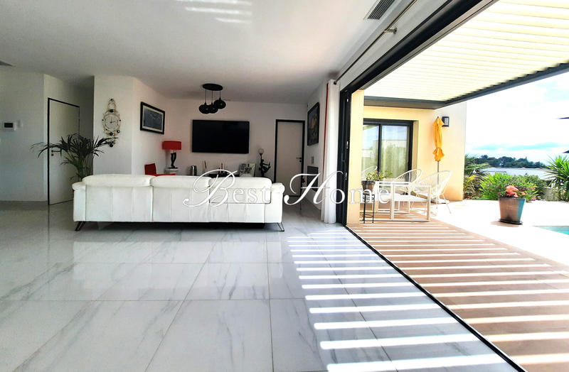 Maison - 140 m² - 6 pièces