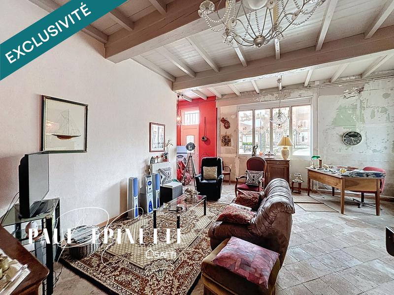 Maison - 298 m² - 8 pièces