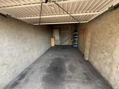 Garage - 9 m²