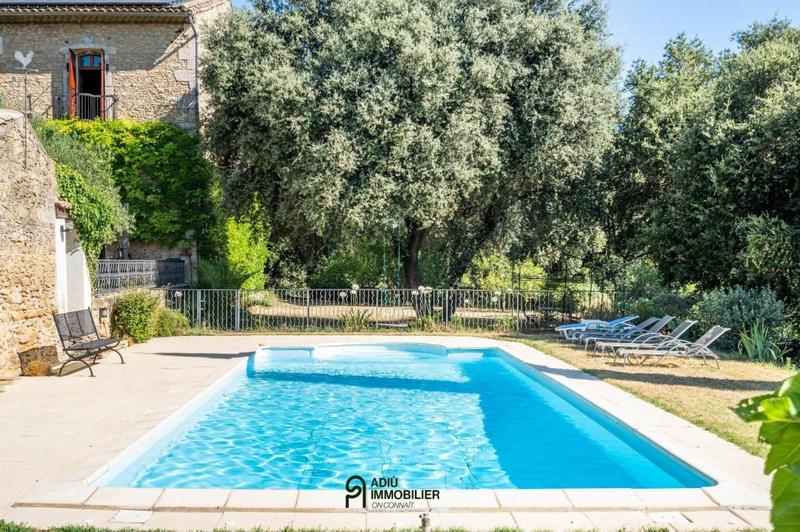 Mas - 400 m² - 15 pièces