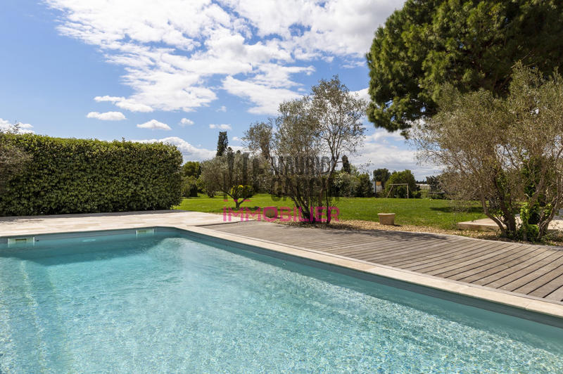 Maison - 204 m² - 7 pièces