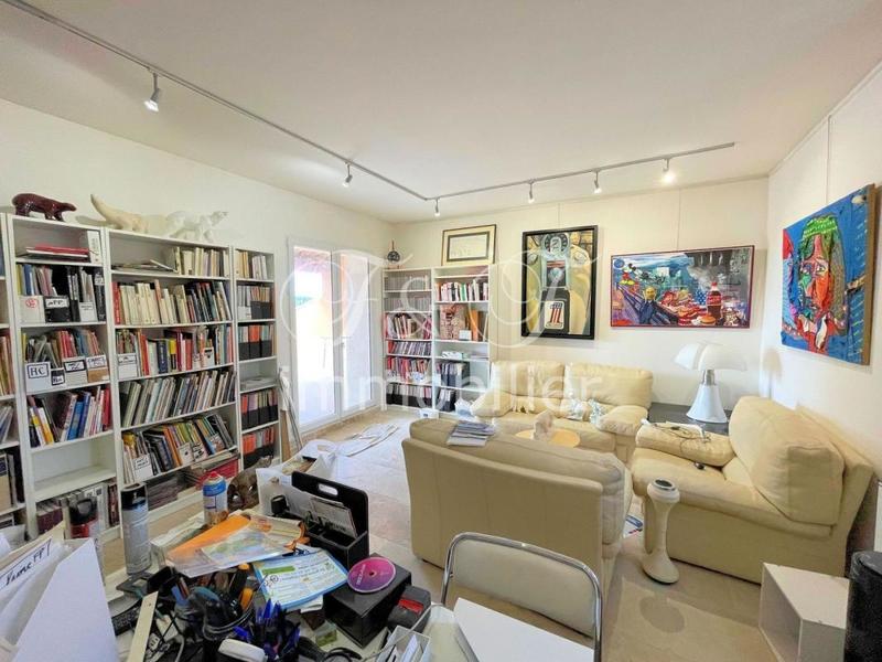 Propriété - 275 m² - 8 pièces