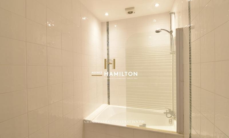 Maison - 245 m² - 9 pièces