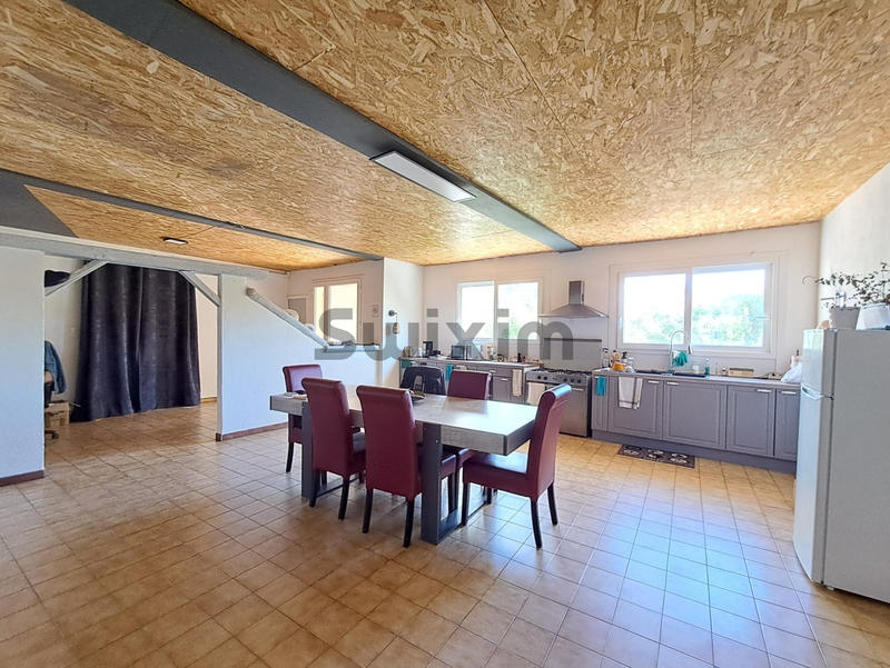 Maison - 406 m² - 17 pièces