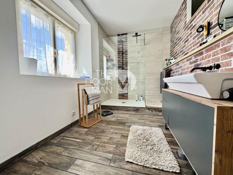 Maison - 194 m² - 7 pièces