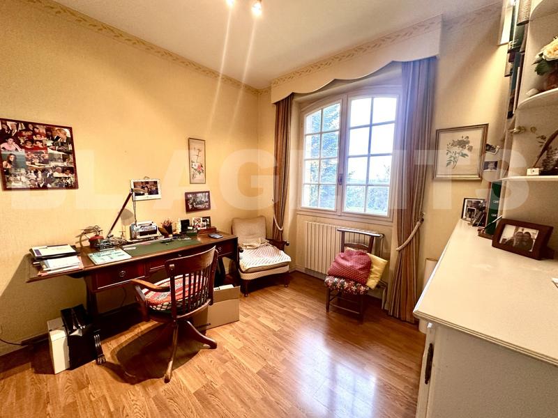 Maison - 206 m² - 8 pièces