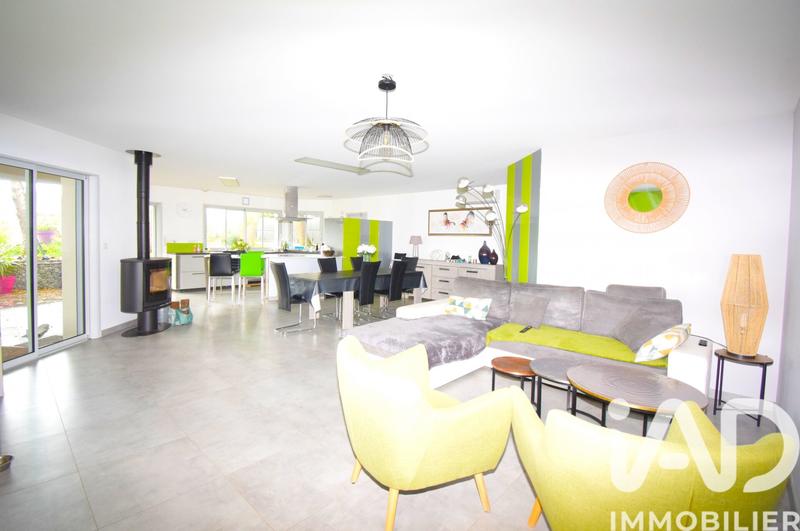 Maison - 141 m² - 8 pièces