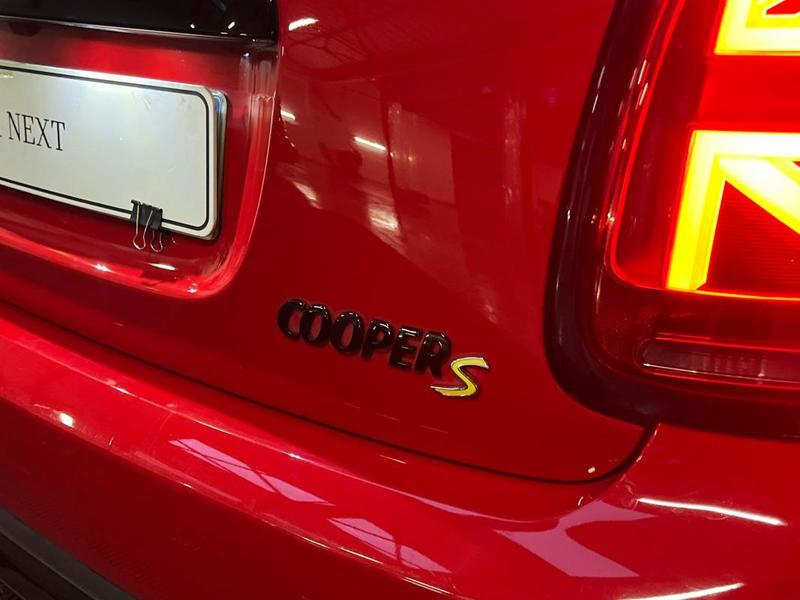 Mini 3 portes Hatch Electric F56 Bev Lci Cooper se 184 ch Edition Mosaert