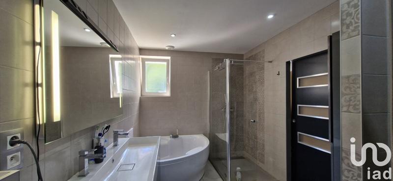 Maison - 110 m² - 4 pièces